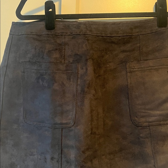 Old Navy suede mini skirt - Picture 2 of 6